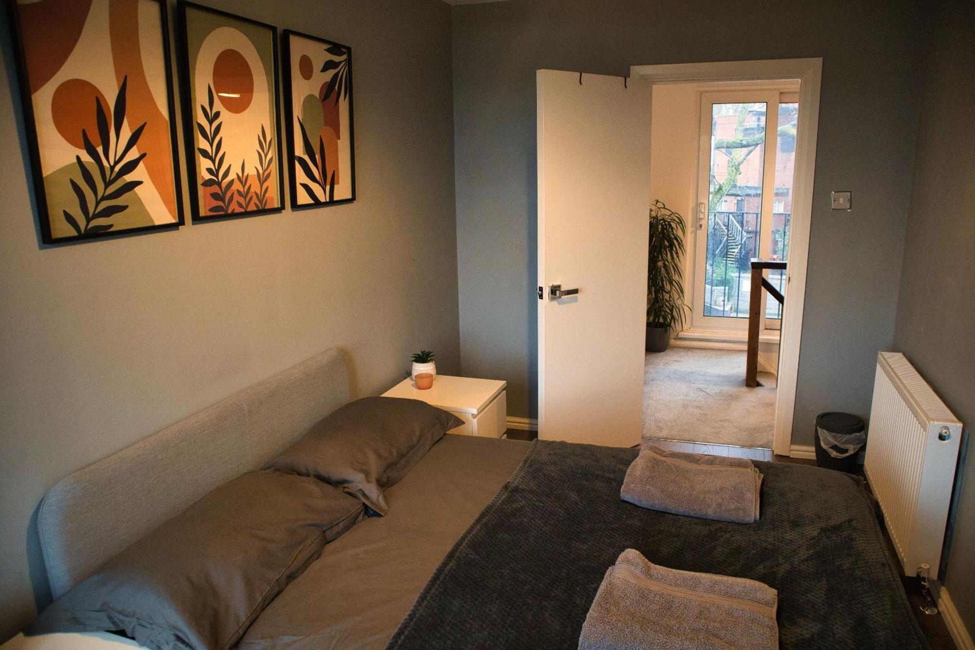 Beautiful 3-Bed Apartment At Swiss Cottage Лондон Екстериор снимка